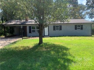 3246 21st Ave NE, Hickory, NC 28601