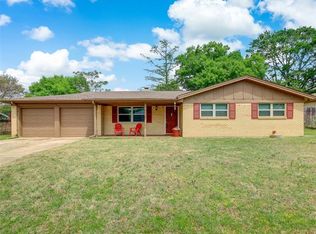 856 Woodcrest Dr, Hurst, TX 76053