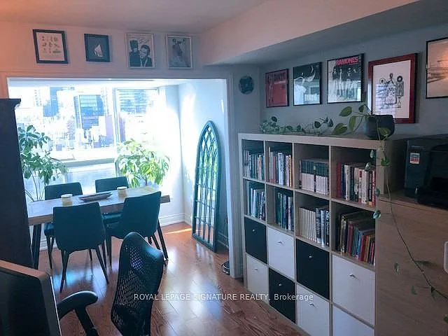 109 Front St E #1039 — Photo 21