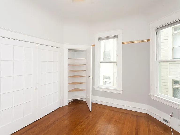 1560 Sacramento St — Photo 35