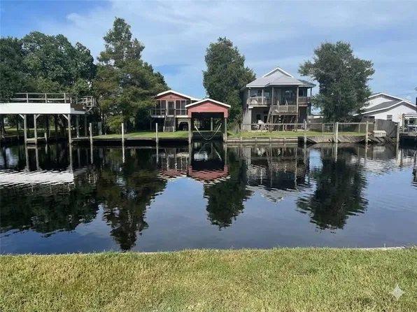 Lake Rd, Lacombe, LA 70445
