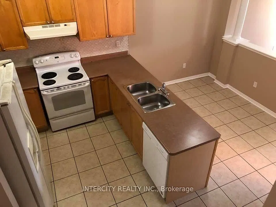 3 bed, $2,950 — Photo 4
