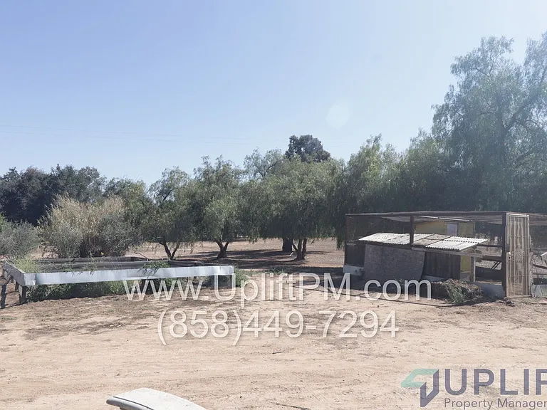 22845 Vista Ramona Rd — Photo 16