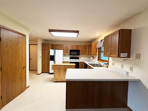 5th image of 1400 Berdan Street