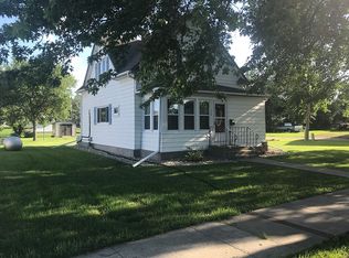 318 E 2nd St, Miller, SD 57362