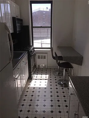 Sold by Benjamin Realty Since 1980 | media 24