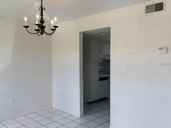 3rd image of 3983 Crayrich Cir