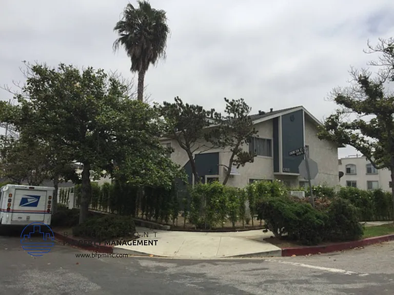 6900 Knowlton Pl. — Photo 2