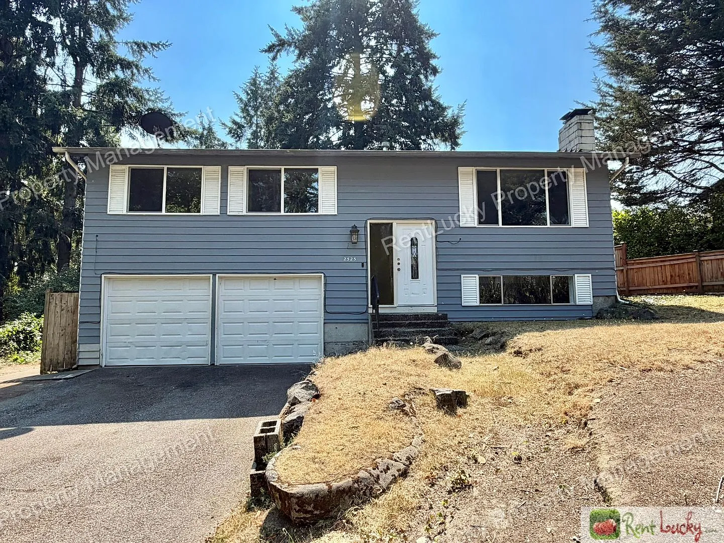 Fantastic 4 Bedroom, 2 Bath House In Federal Way With Large Backyard! — Photo 1