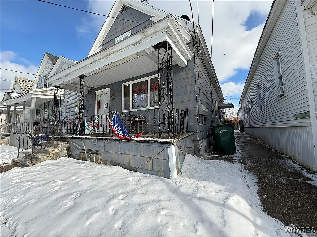93 Gatchell St photo 1