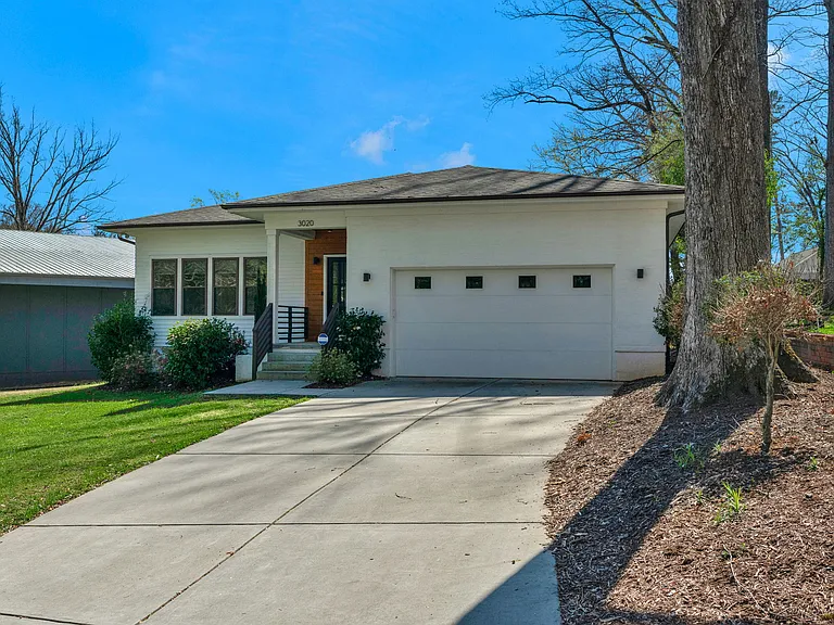 3020 Palm Ave — Photo 2