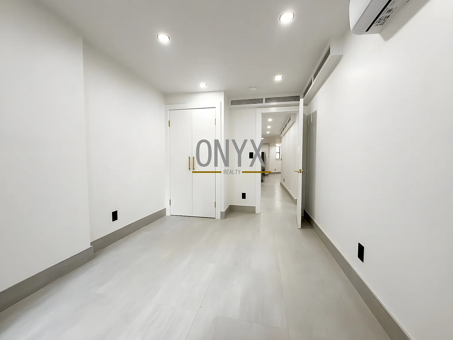 3 bed, 900 sqft, $3,800 — Photo 2