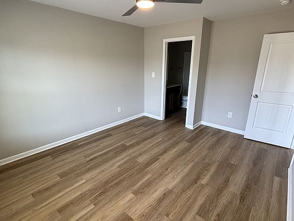 4th image of 107 Berkshire Cir #1