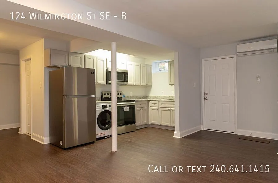 Charming 2 BR/1 BA Apartment in Congress Heights! — Photo 3