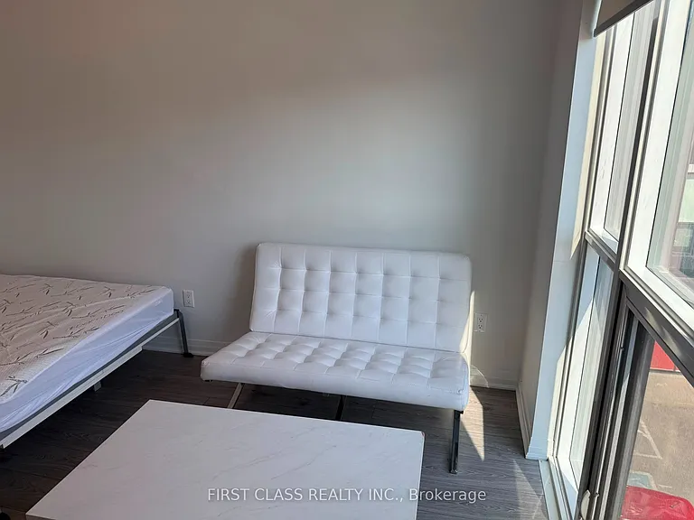 1900 Simcoe St N #305 — Photo 9