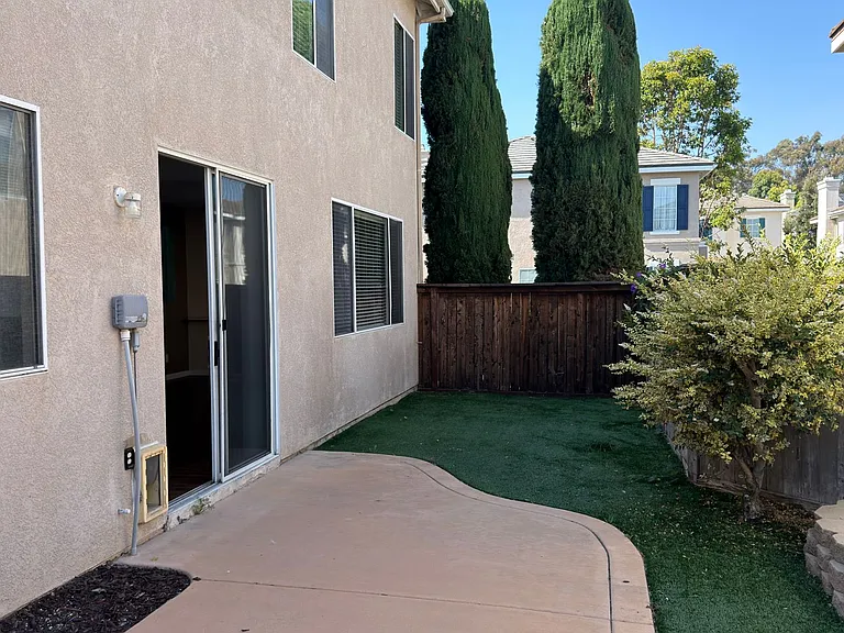 205 Venetia Way — Photo 20