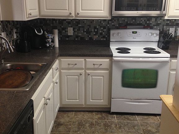3rd image of 6830 Garnet Trail Ln