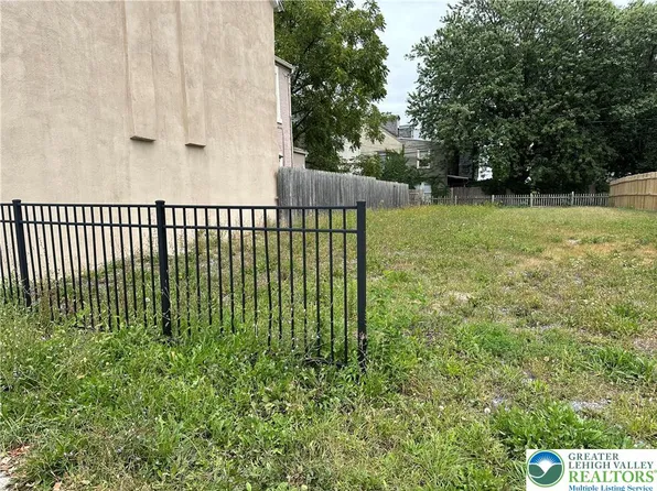 343 N 10th St, Allentown, PA 18102