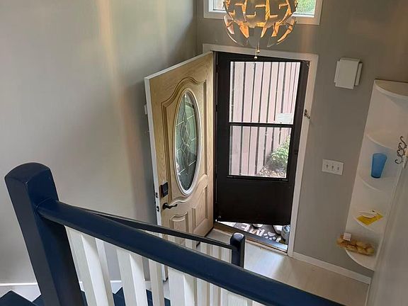 4th image of 306 W Eagle Lake Dr