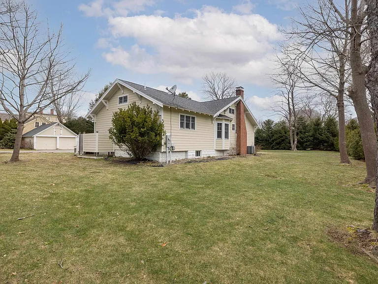 808 Central Rd — Photo 24