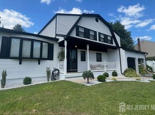 31 Wolfpack Rd, Hamilton, NJ 08619