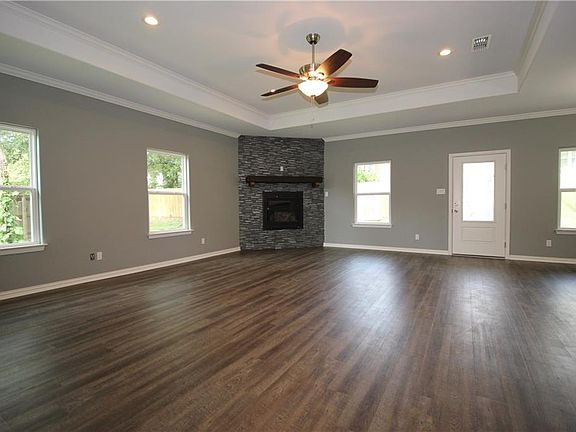 4th image of 1828 Woodland Park Dr