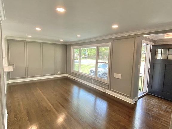 2nd image of 4641 W 98th Pl