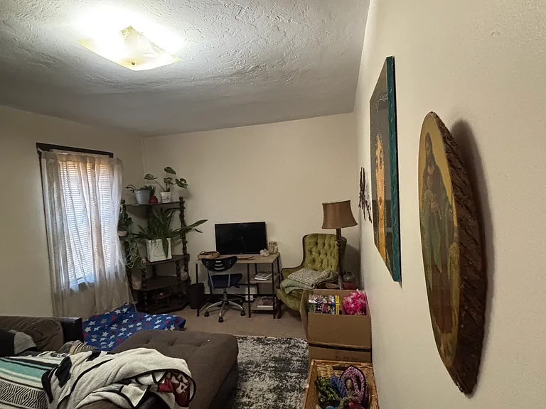 212 Hope St #1 — Photo 6