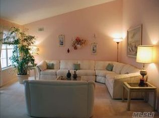 2 Villanova Ct, Ridge, NY 11961