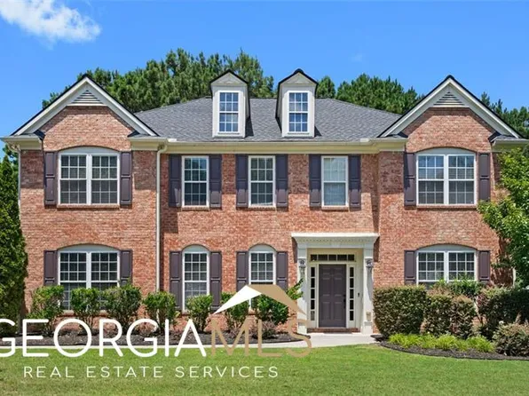 112 Village Green Cir, Tyrone, GA 30290