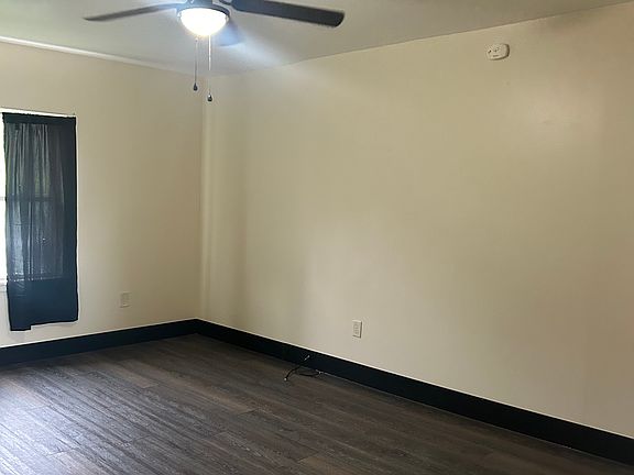 3rd image of 1423 Custer Dr