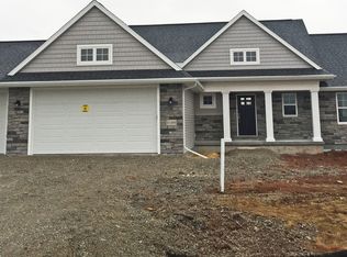 N1466 Summer View Dr, Greenville, WI 54942