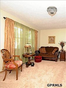 4th image of 1216 Rogers Cir