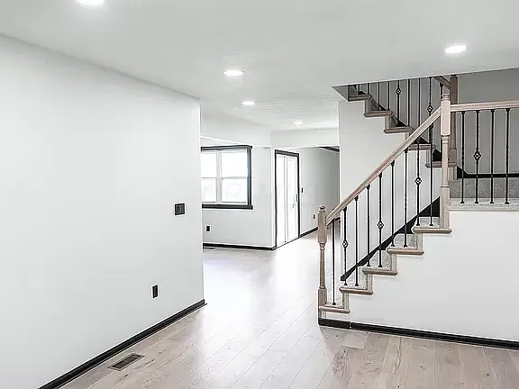 1558 Waterstone Ct #1558 — Photo 5