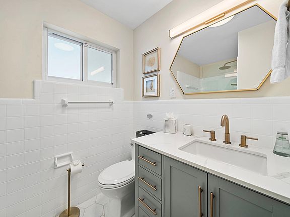 5th image of 4804-4806 NE 21st Ave