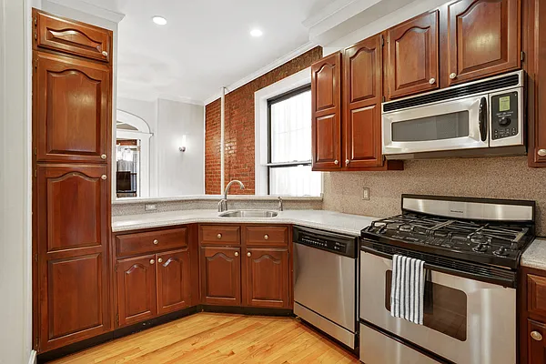 Sold by Compass | media 6