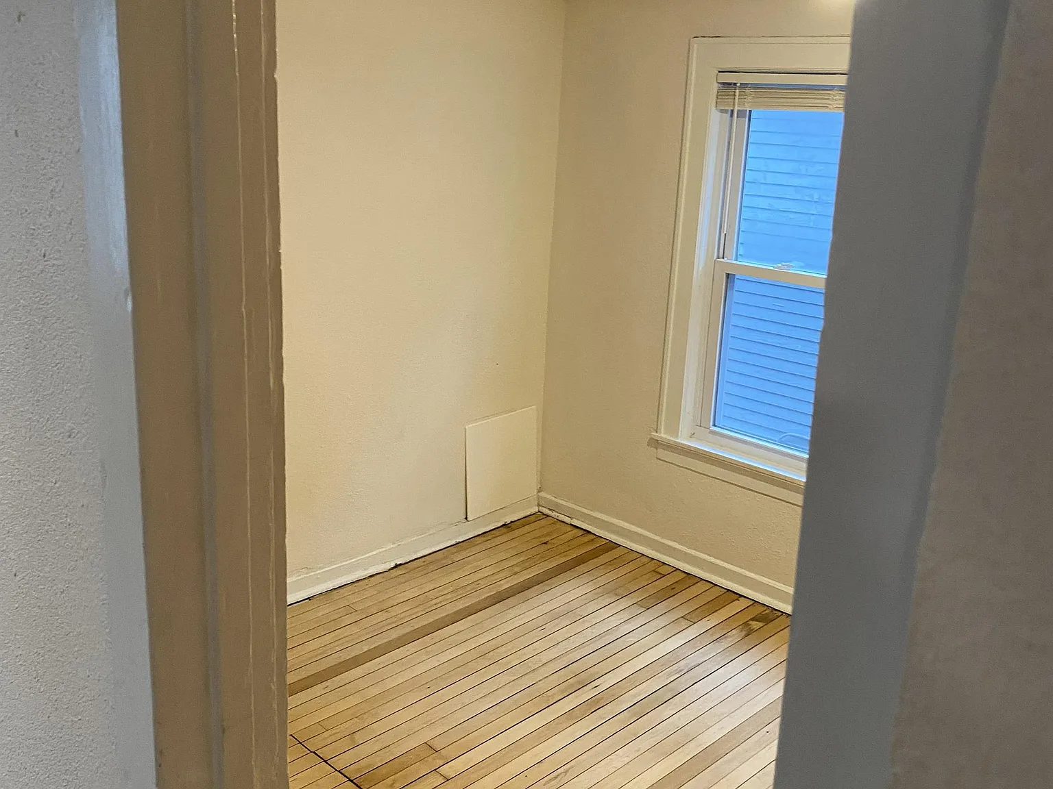 1604 N Franklin Pl - 3 — Photo 4