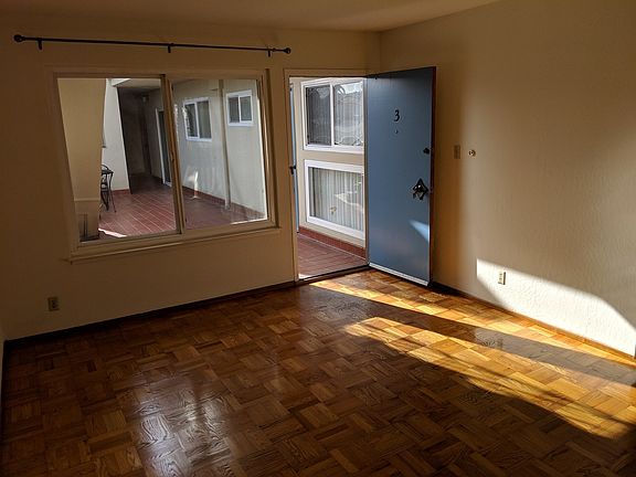 5th image of 246 28th St APT 3