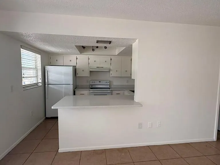 504 Barcelona Avenue — Photo 21