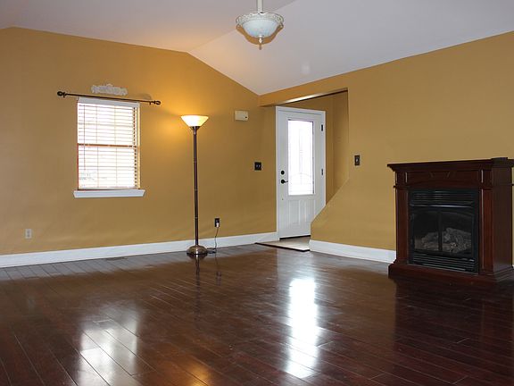 5th image of 1334 Ashland Street