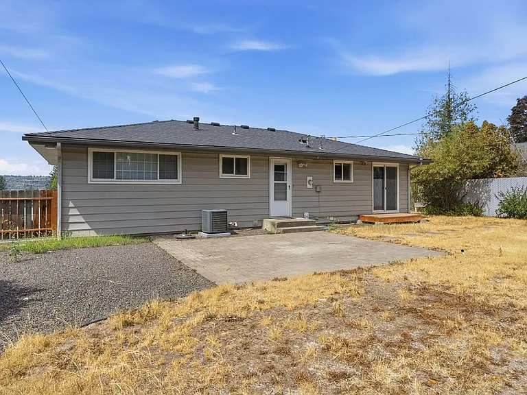 6520 N Sutherlin St — Photo 29