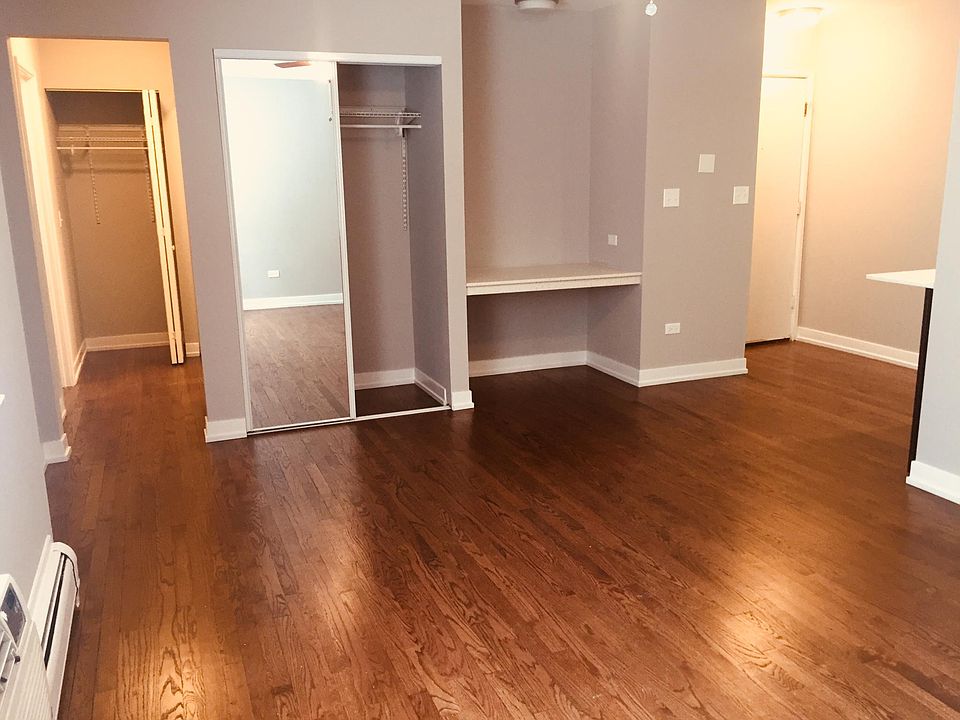 1st image of 535 W Oakdale Ave