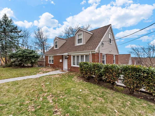 755 Oak St, Ridgefield, NJ 07657