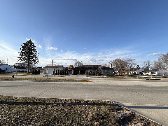 2nd image of 604 Reed AVENUE