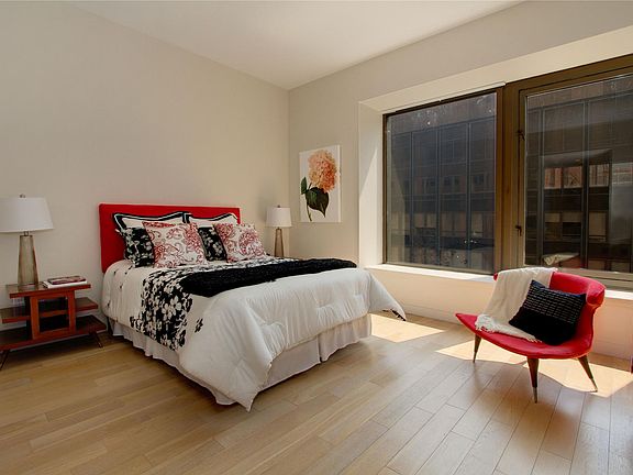 3rd image of 75 Wall St #27C