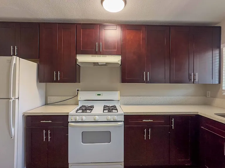 9922-9934 Buena Vista Dr — Photo 6