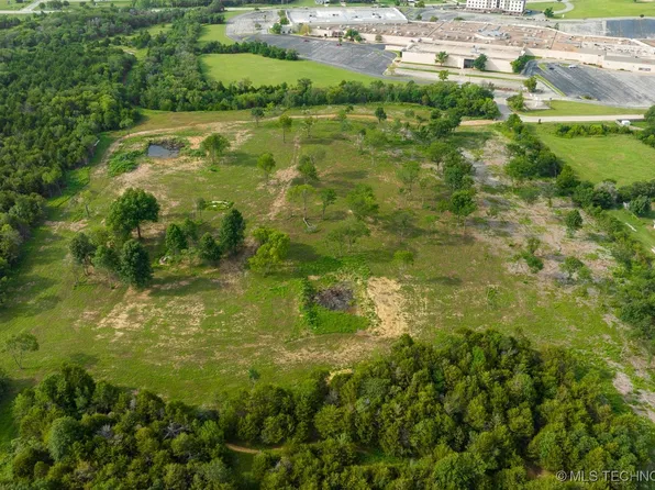 2 SE Barnett Ave, Bartlesville, OK 74006