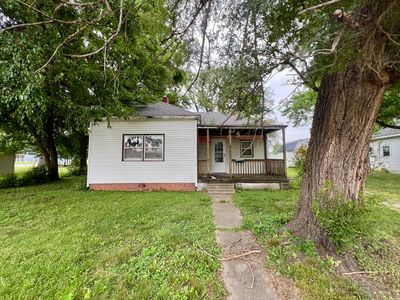 809 E Macon St, Clinton, IL, 61727
