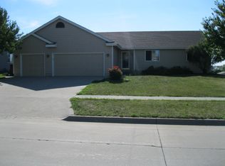 304 Deer Ridge Dr NW, Bondurant, IA 50035