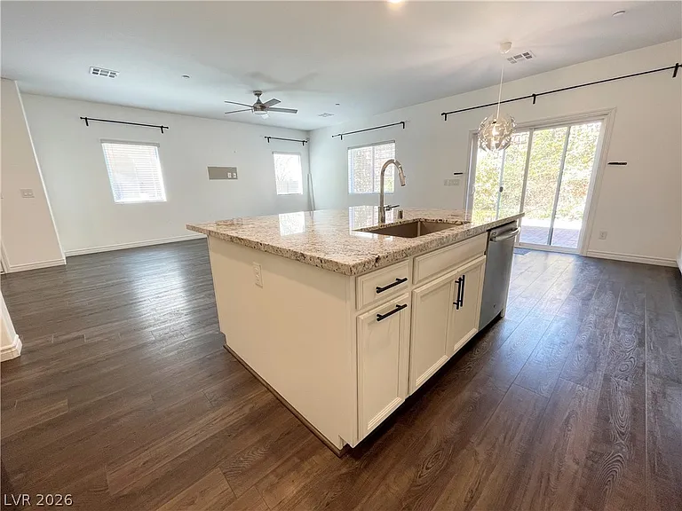 7035 Denio Island St — Photo 6